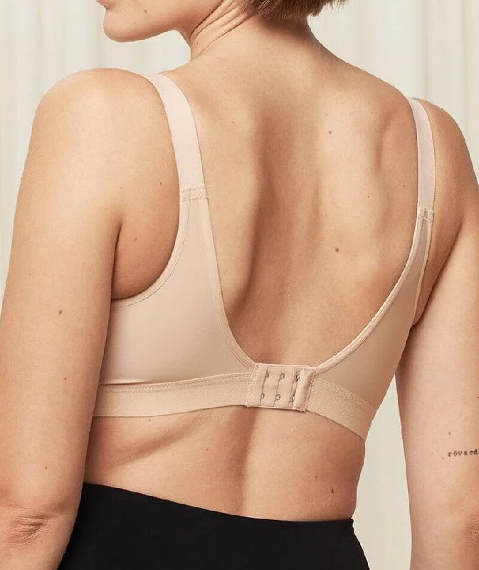 Triumph Triaction Wellness Wire-free Sports Bra - Neutral Beige