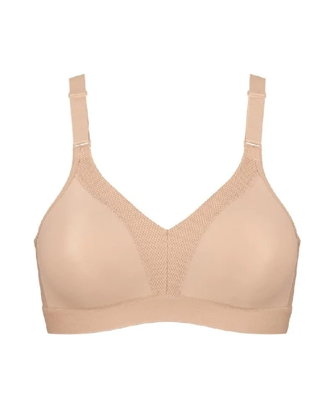 Triumph Triaction Wellness Wire-free Sports Bra - Neutral Beige