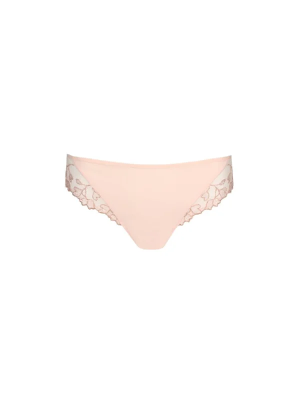 Leda Rio Brief