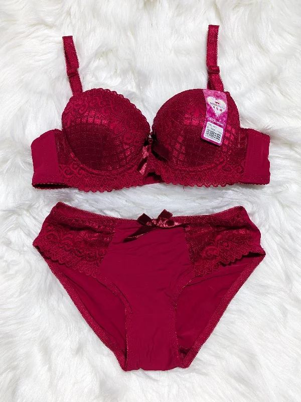 Single Padded Bra Set With Boxy Design