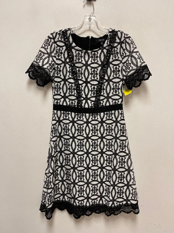 Dress Casual Short By Isaac Mizrahi In Black & White, Size: S