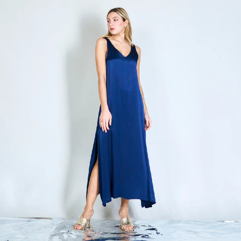 Long v-neck dress with side slits wholesale