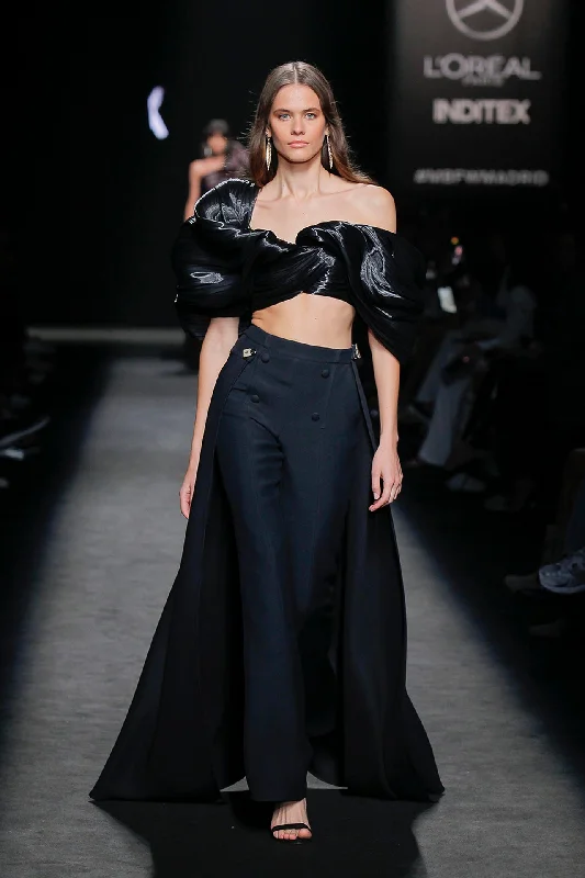 Crop top with trousers